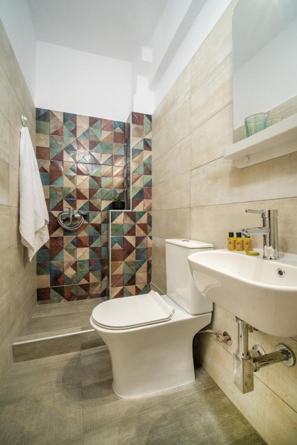 פוליקסטרון Hotel Astro מראה חיצוני תמונה
